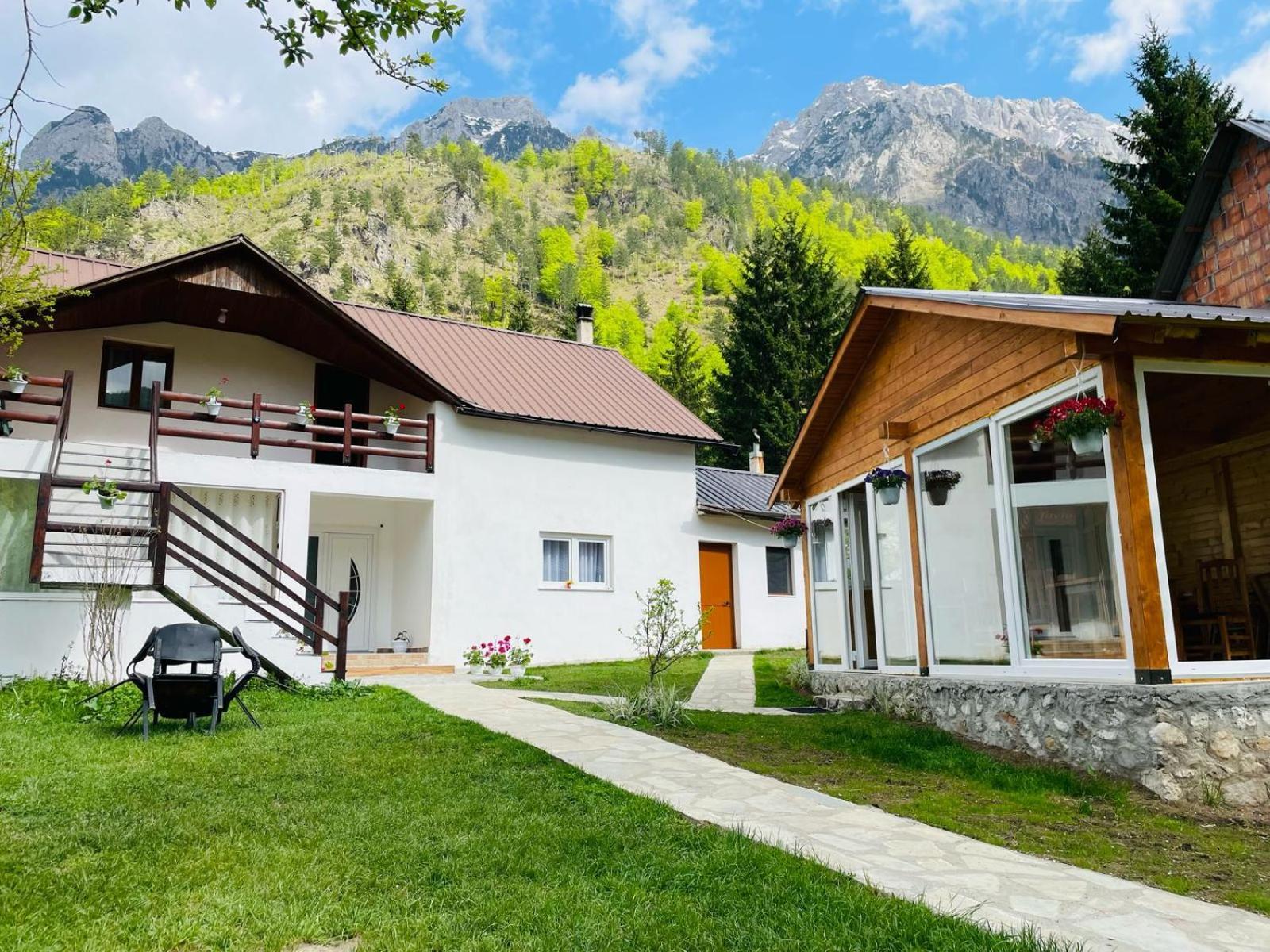 瓦勒博内Bujtina Arlindi住宿加早餐旅馆 外观 照片