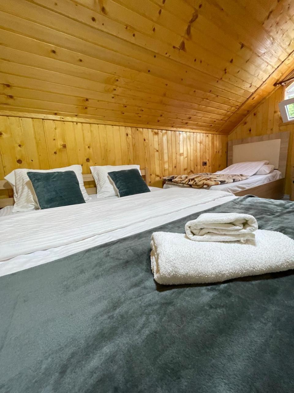 瓦勒博内Bujtina Arlindi住宿加早餐旅馆 外观 照片