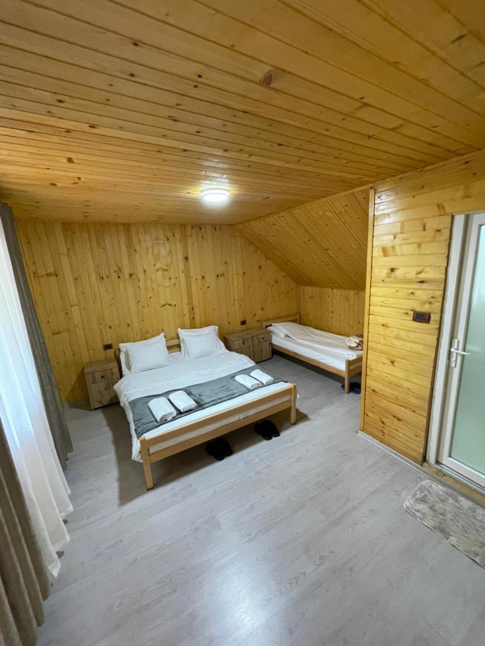 瓦勒博内Bujtina Arlindi住宿加早餐旅馆 外观 照片